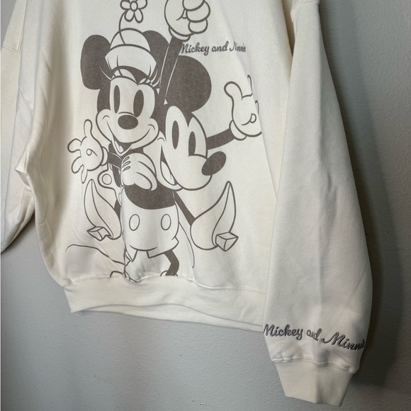 Disney Mickey and Mini embroidered women’s neutral pullover sweatshirt,NWT XL - Picture 6 of 7